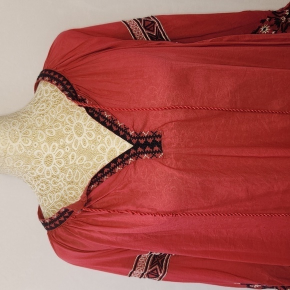 Alicia Pageboy Red Aztec/Tribal Embroidered V-Neck Tassle Tie Front Boho Top - Picture 2 of 13